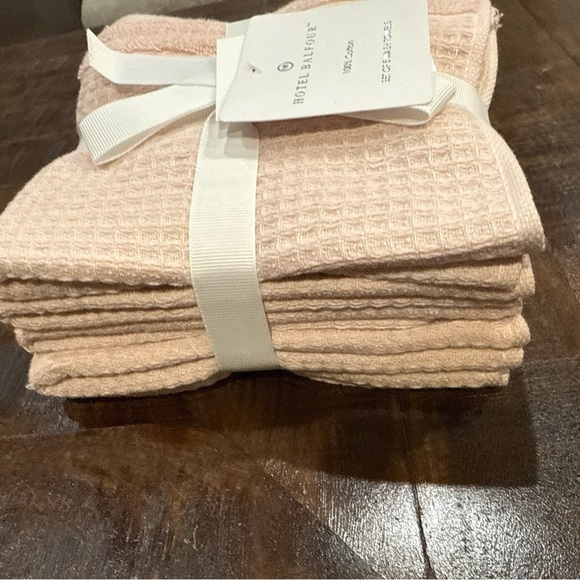 Hotel Balfour 5 Pc Washcloths 12x12 Pink Sand Color Waffle Weave 100% Cotton NWT - Picture 3 of 4